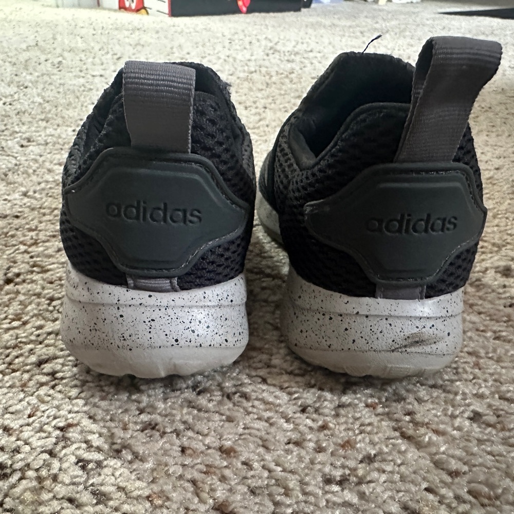 Kids Adidas Slip On Shoes Size 11K - Picture 2 of 6